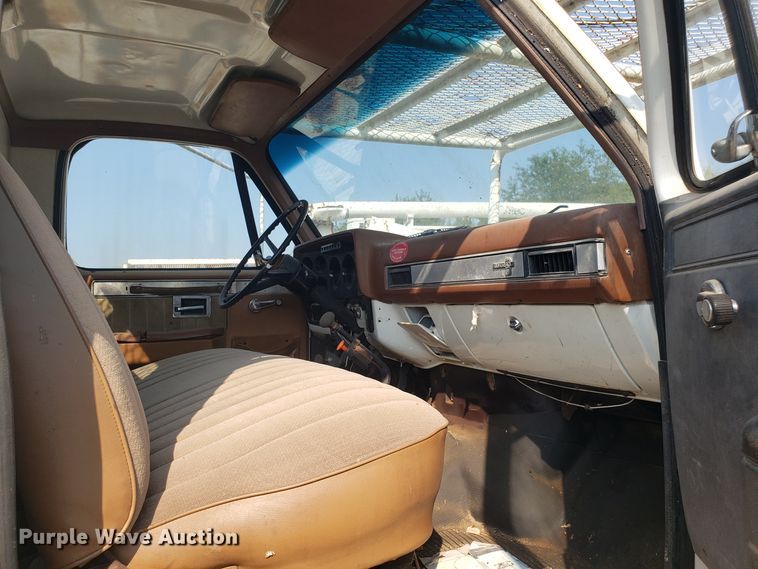 image for item DH2798 1990 Chevrolet Kodiak chipper truck