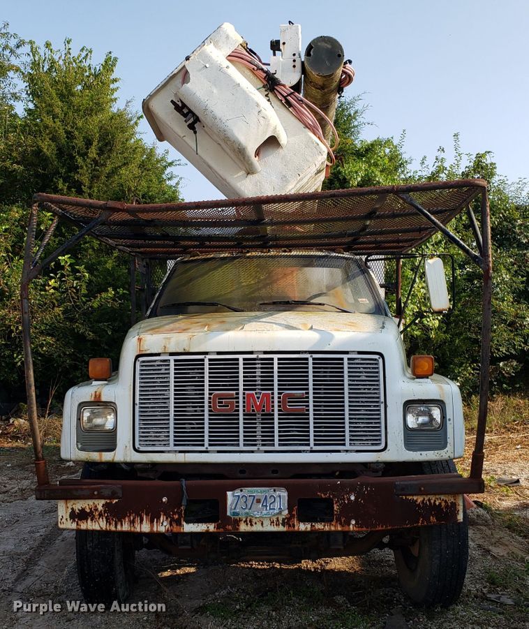 image for item DH2803 1992 GMC TopKick C6500 bucket truck