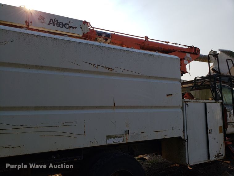 image for item DH2803 1992 GMC TopKick C6500 bucket truck