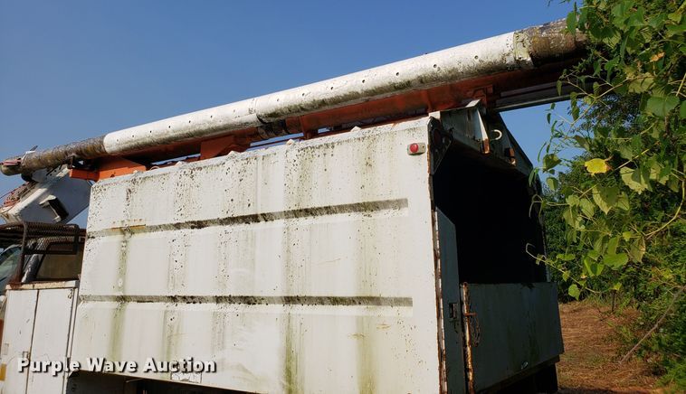 image for item DH2803 1992 GMC TopKick C6500 bucket truck