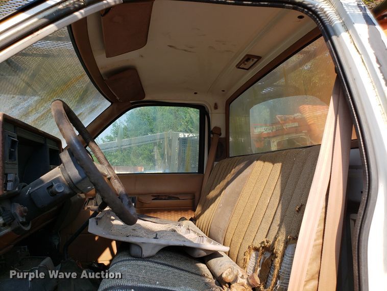 image for item DH2803 1992 GMC TopKick C6500 bucket truck