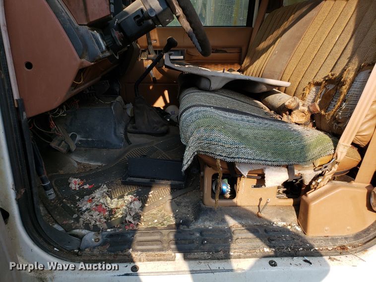 image for item DH2803 1992 GMC TopKick C6500 bucket truck