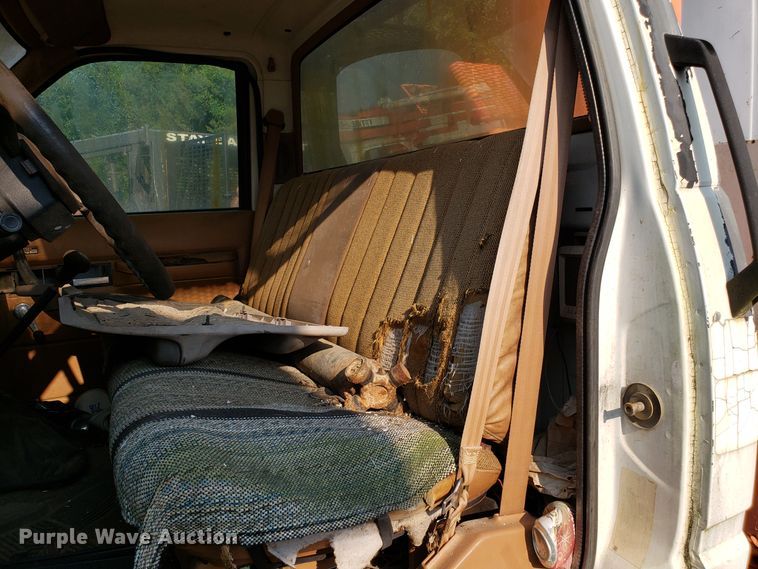 image for item DH2803 1992 GMC TopKick C6500 bucket truck