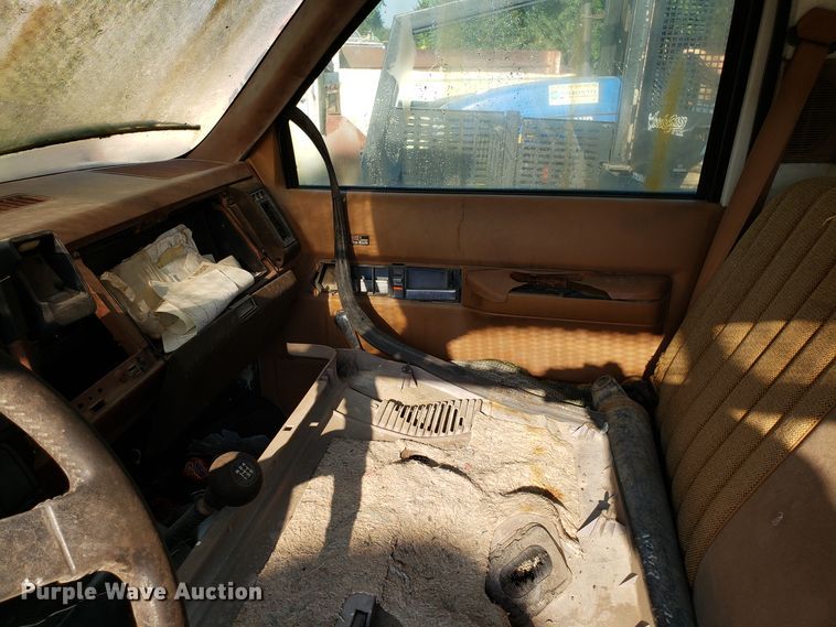 image for item DH2803 1992 GMC TopKick C6500 bucket truck