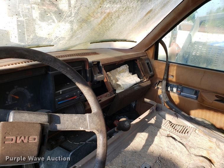 image for item DH2803 1992 GMC TopKick C6500 bucket truck