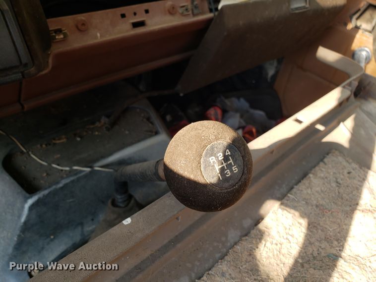 image for item DH2803 1992 GMC TopKick C6500 bucket truck