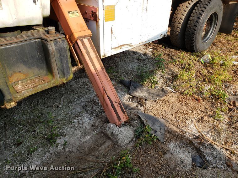 image for item DH2803 1992 GMC TopKick C6500 bucket truck