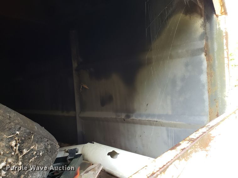 image for item DH2803 1992 GMC TopKick C6500 bucket truck