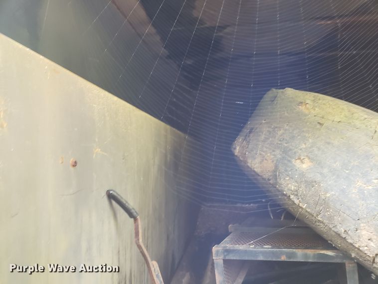 image for item DH2803 1992 GMC TopKick C6500 bucket truck