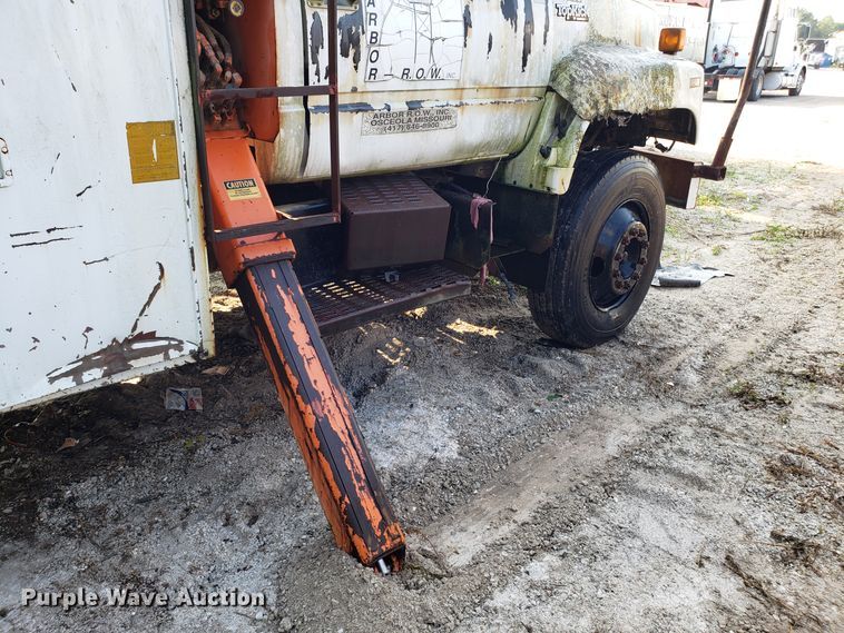 image for item DH2803 1992 GMC TopKick C6500 bucket truck