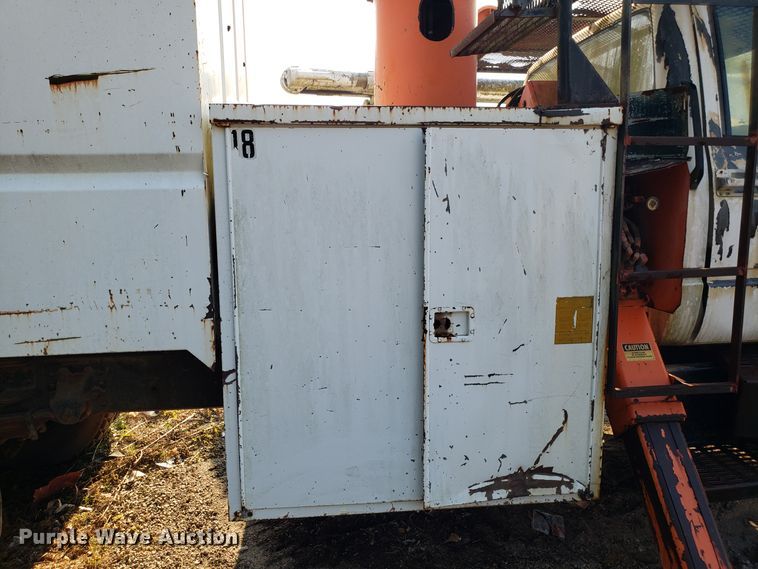 image for item DH2803 1992 GMC TopKick C6500 bucket truck