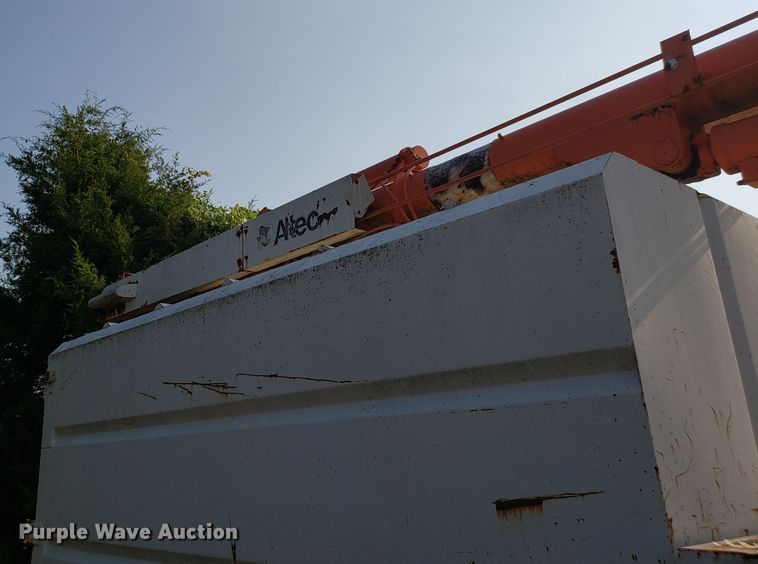 image for item DH2803 1992 GMC TopKick C6500 bucket truck