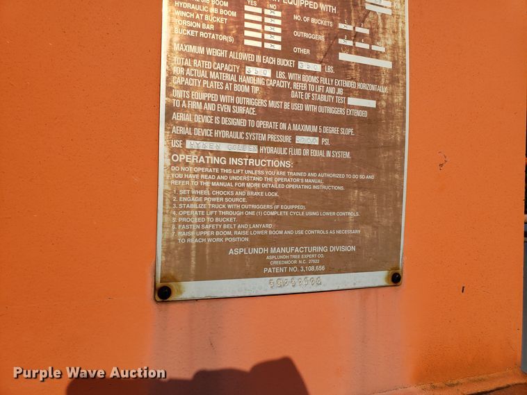 image for item DH2803 1992 GMC TopKick C6500 bucket truck