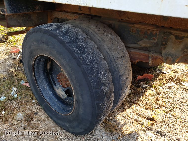 image for item DH2803 1992 GMC TopKick C6500 bucket truck