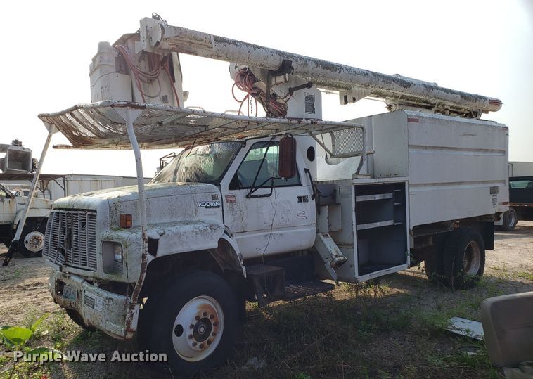 image for item DH2804 1993 Chevrolet Kodiak C6500 bucket truck