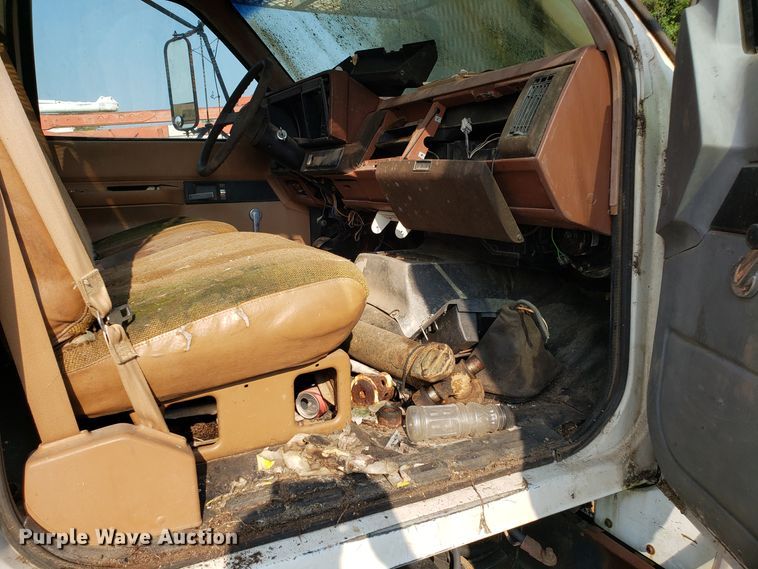 image for item DH2804 1993 Chevrolet Kodiak C6500 bucket truck