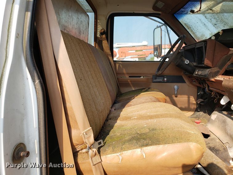 image for item DH2804 1993 Chevrolet Kodiak C6500 bucket truck