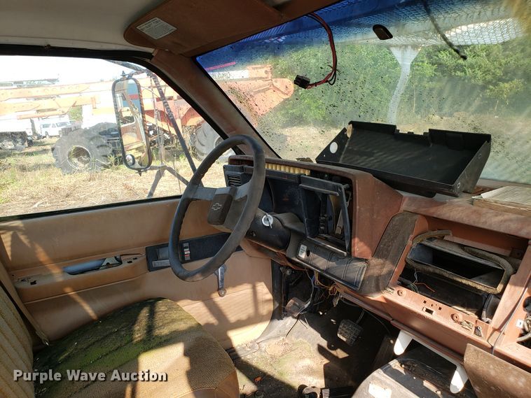 image for item DH2804 1993 Chevrolet Kodiak C6500 bucket truck