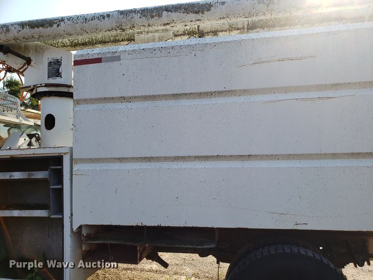 image for item DH2804 1993 Chevrolet Kodiak C6500 bucket truck