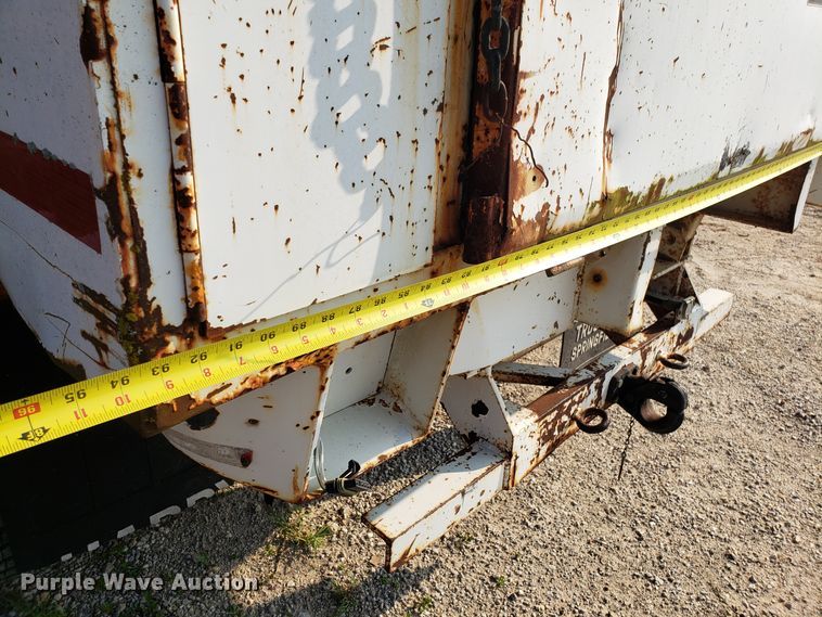 image for item DH2804 1993 Chevrolet Kodiak C6500 bucket truck