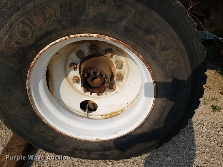 image for item DH2804 1993 Chevrolet Kodiak C6500 bucket truck