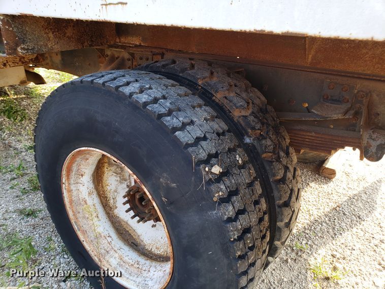 image for item DH2804 1993 Chevrolet Kodiak C6500 bucket truck