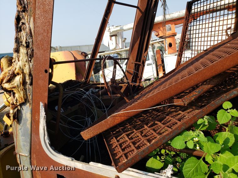 image for item DH2806 Hydro Ax 721E mulcher