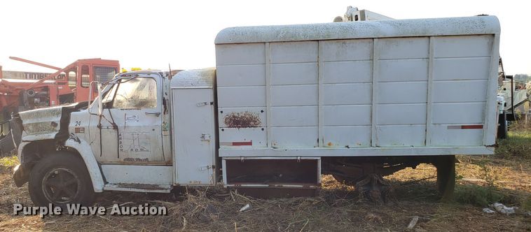 image for item DH2810 1990 Chevrolet C6000 chipper truck