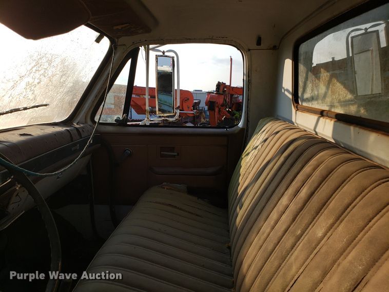 image for item DH2810 1990 Chevrolet C6000 chipper truck