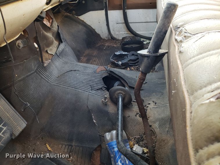 image for item DH2810 1990 Chevrolet C6000 chipper truck