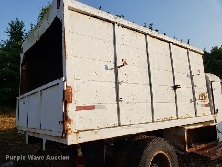 image for item DH2810 1990 Chevrolet C6000 chipper truck