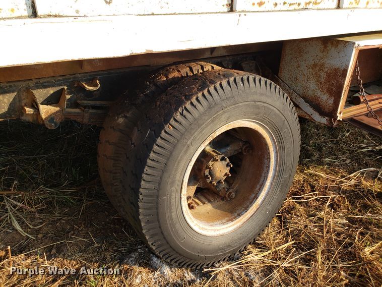 image for item DH2810 1990 Chevrolet C6000 chipper truck