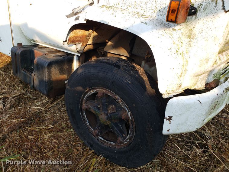 image for item DH2810 1990 Chevrolet C6000 chipper truck