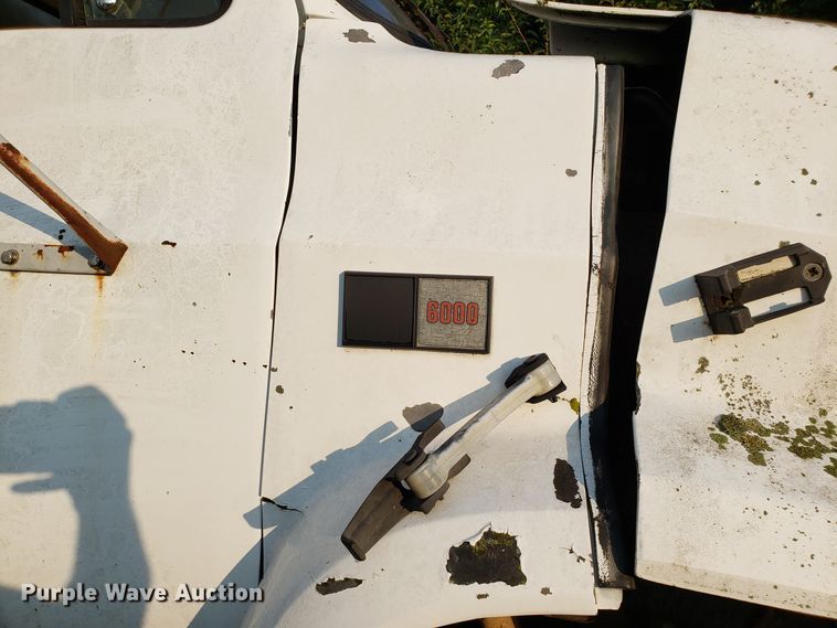 image for item DH2810 1990 Chevrolet C6000 chipper truck