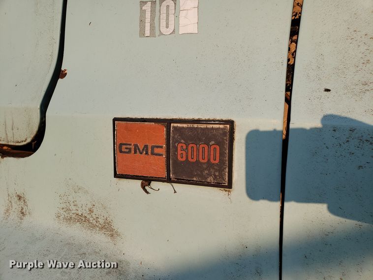 image for item DH2811 1985 GMC C6000 chipper truck