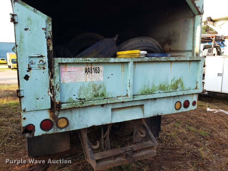image for item DH2811 1985 GMC C6000 chipper truck