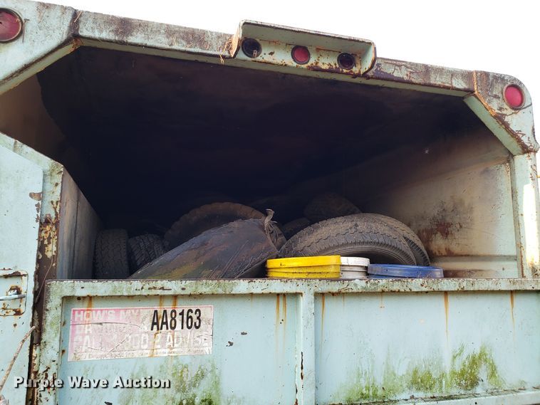 image for item DH2811 1985 GMC C6000 chipper truck