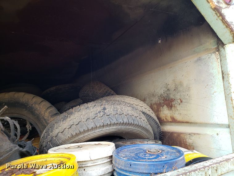 image for item DH2811 1985 GMC C6000 chipper truck