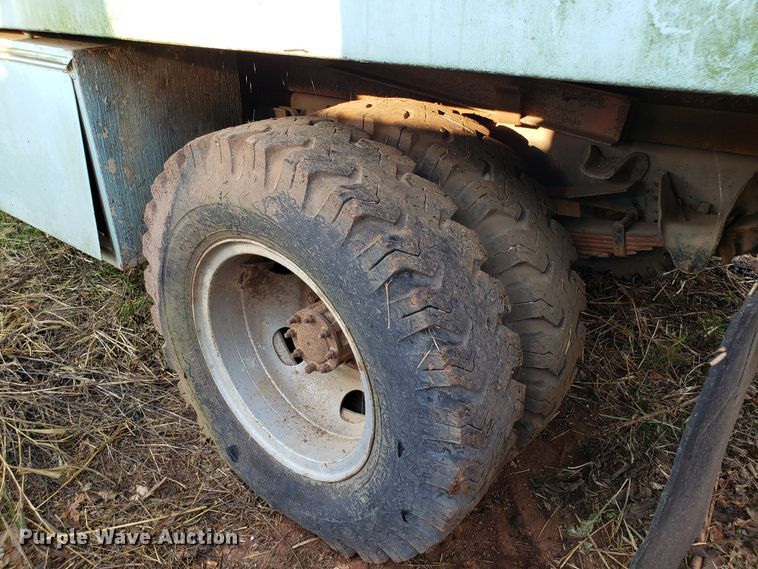 image for item DH2811 1985 GMC C6000 chipper truck