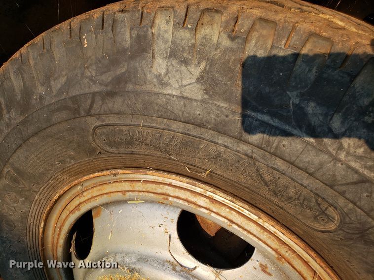 image for item DH2811 1985 GMC C6000 chipper truck