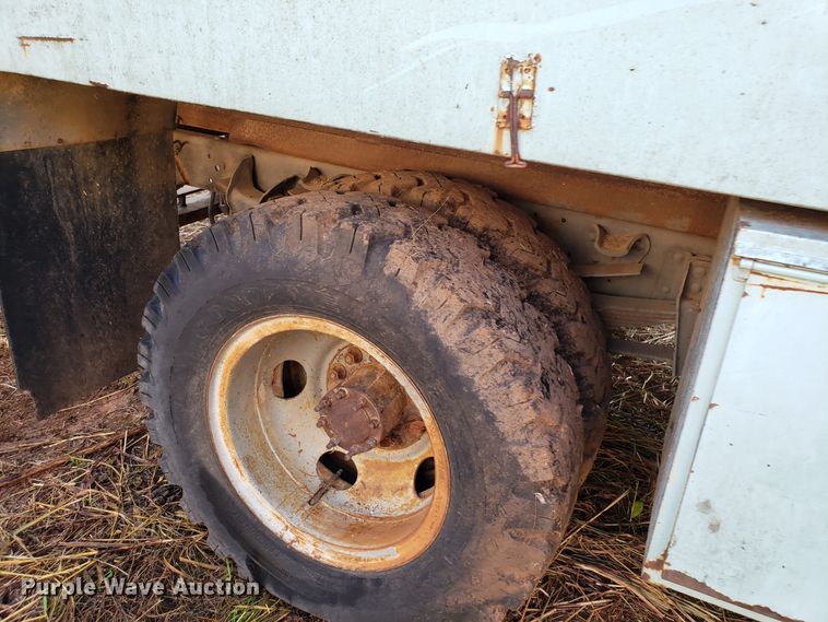 image for item DH2811 1985 GMC C6000 chipper truck