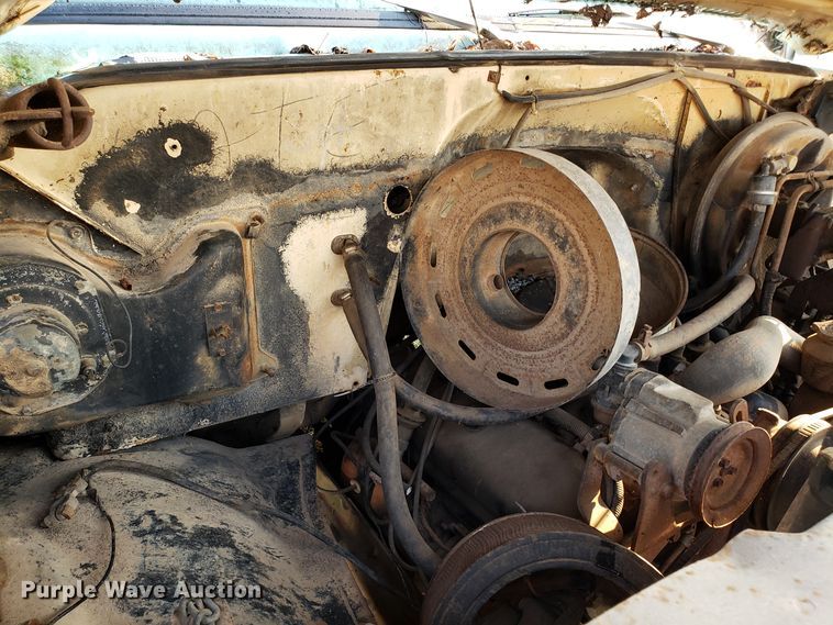 image for item DH2811 1985 GMC C6000 chipper truck