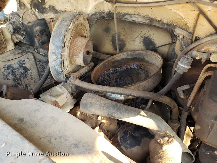 image for item DH2811 1985 GMC C6000 chipper truck