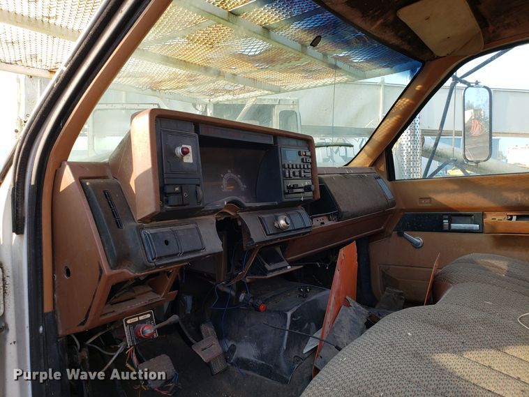 image for item DH2814 1991 Chevrolet Kodiak C6500 bucket tuck