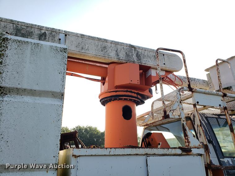 image for item DH2814 1991 Chevrolet Kodiak C6500 bucket tuck