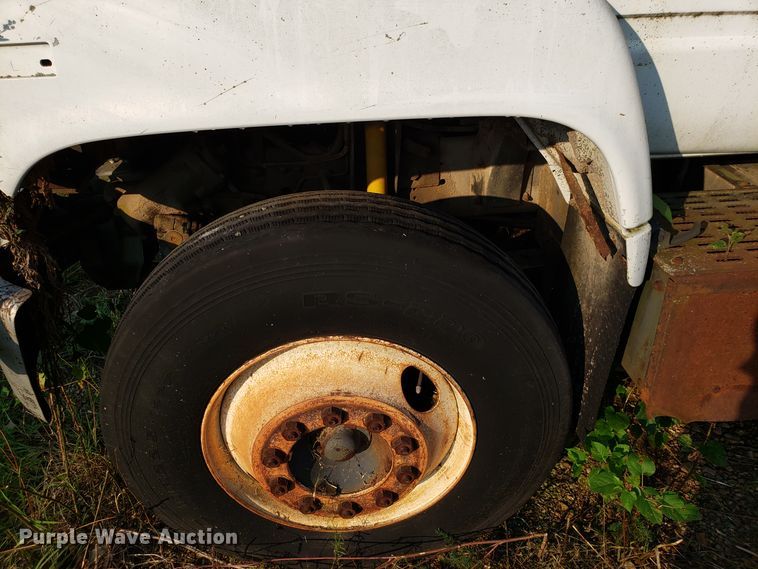 image for item DH2814 1991 Chevrolet Kodiak C6500 bucket tuck