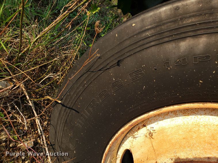 image for item DH2814 1991 Chevrolet Kodiak C6500 bucket tuck