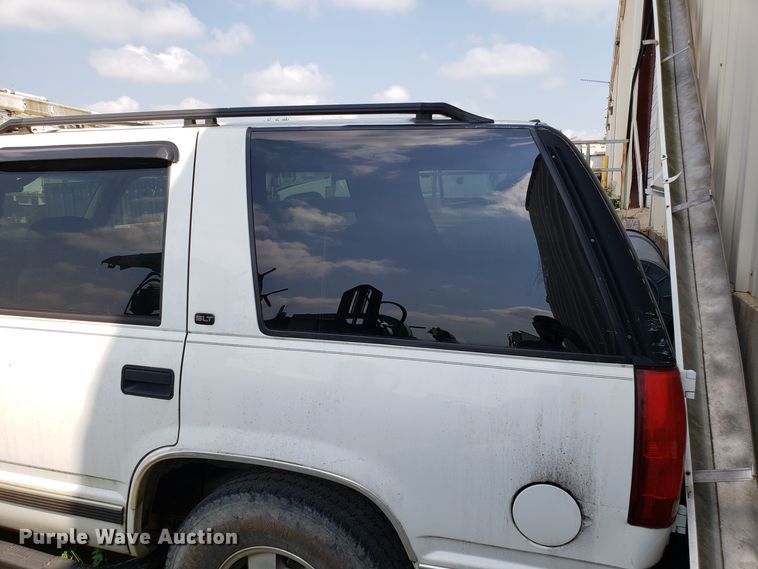 image for item DH2818 1999 GMC Yukon SUV