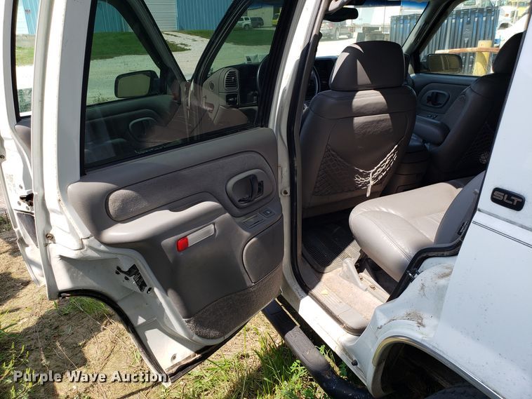 image for item DH2818 1999 GMC Yukon SUV