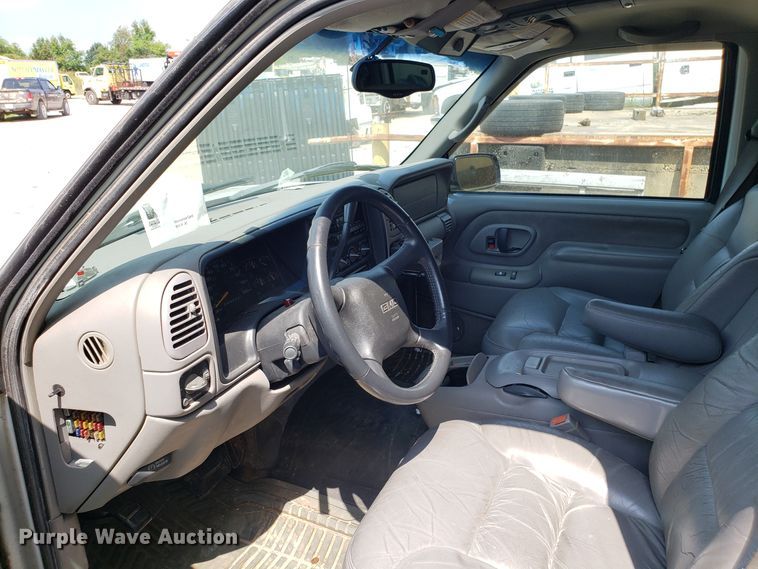 image for item DH2818 1999 GMC Yukon SUV